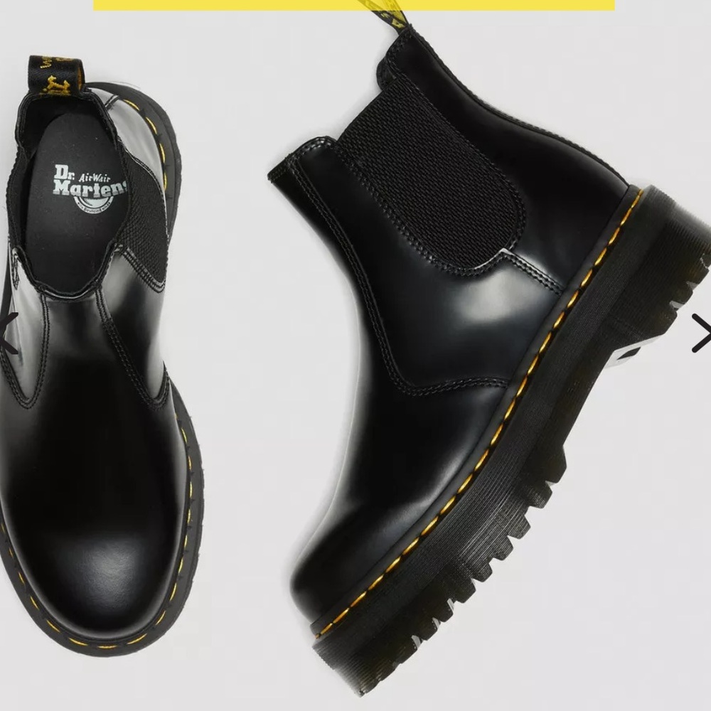 Dr. Martens Black Smooth Leather Platform Chelsea boots M sz 6/ W sz 7